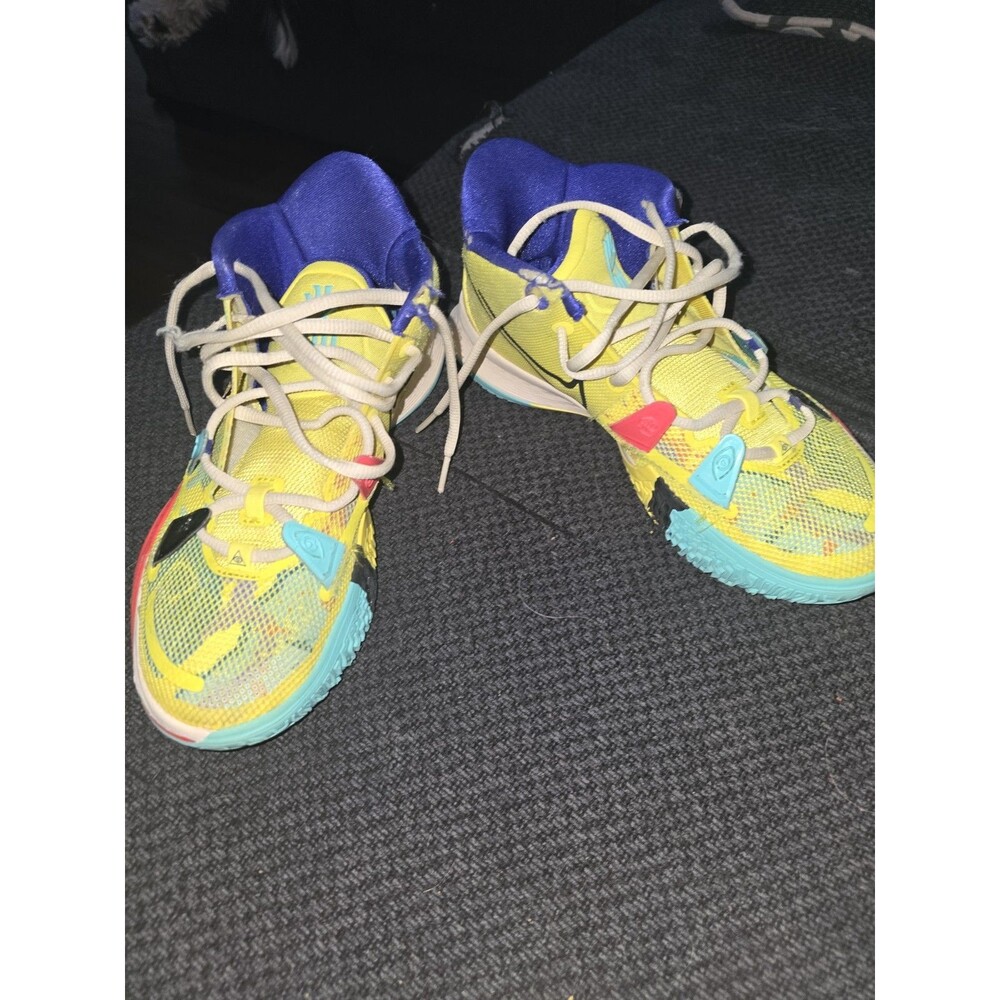Nike Kyrie 7 1 World 1 People CQ9326-700 Yellow Aqua Men’s Size 7.5 Shoes
